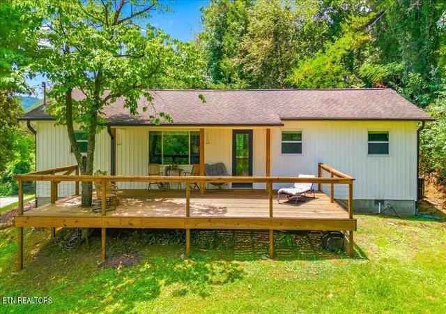 Homes for sale in Oak Ridge, TN | 9107 Happy Ln, Oak Ridge, TN 37830 | MLS# 1346231