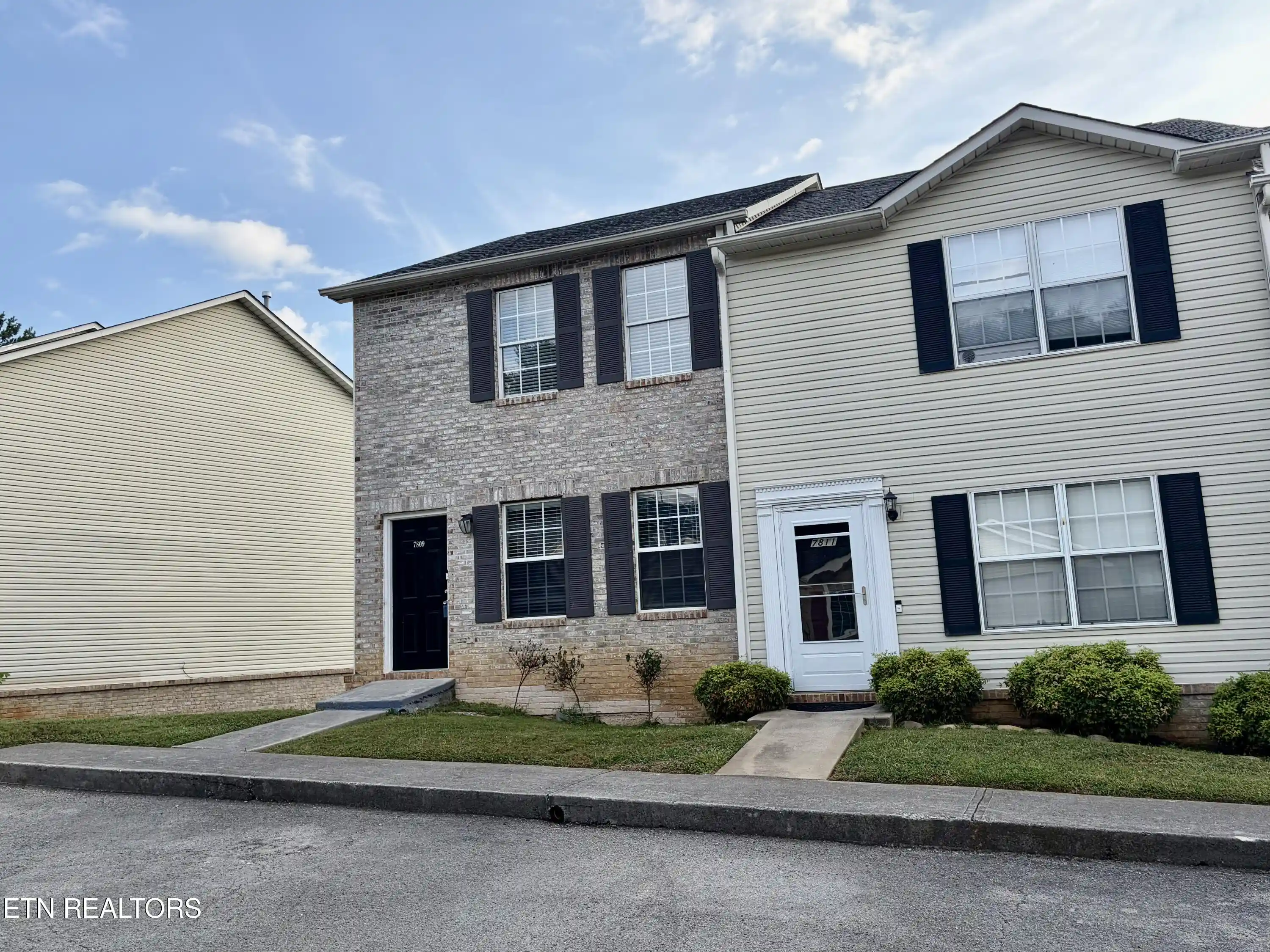 Listing Photo 2 - Condo for sale in 7809 Stone Gdn Wy located at 7809 Stone Gdn Wy, Powell, TN 37849 - Unit 7809 Stone Garden Way