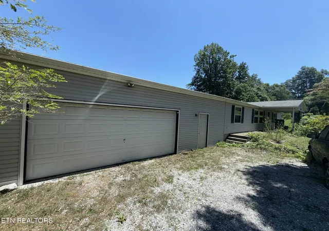 3rd image of 1325 Sharp Ln, Caryville, TN 37714 | MLS# 1345134