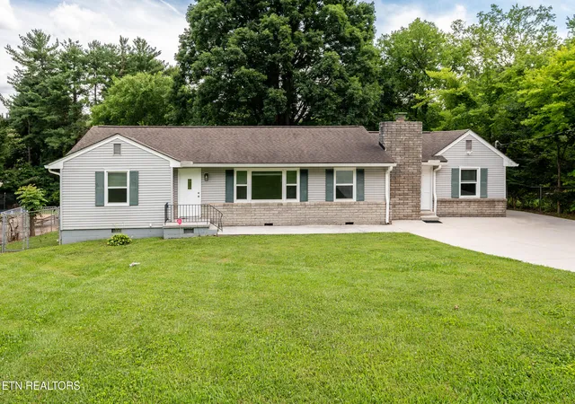 Photo 1 of Single family home for sale at 4300 Crosby Dr, Knoxville, TN 37909 | MLS# 1345125 | Listing updated on 2026-06-29
