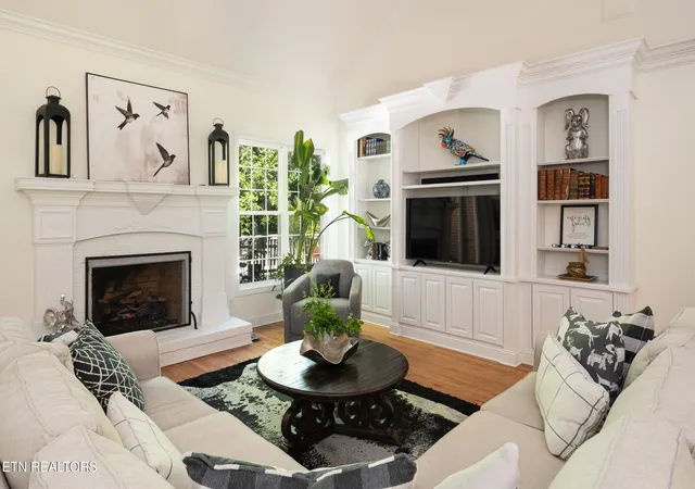 Photo 4 of Single family home for sale at 313 Wooded Ln, Knoxville, TN 37922 | MLS# 1345308 | Listing updated on 2026-08-28