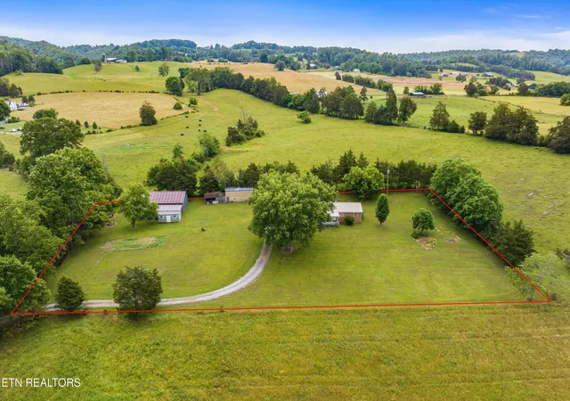Homes for sale in Speedwell, TN | 120 Bolinger Rd, Speedwell, TN 37870 | MLS# 1345015