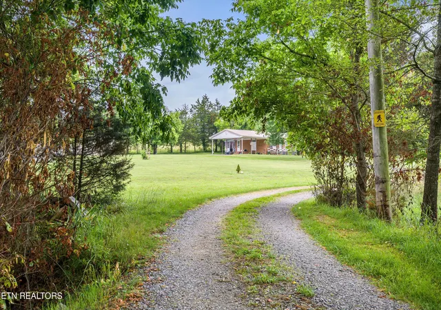 Homes for sale in Speedwell, TN | 120 Bolinger Rd, Speedwell, TN 37870 | MLS# 1345015