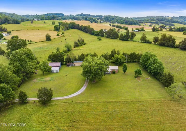 Homes for sale in Speedwell, TN | 120 Bolinger Rd, Speedwell, TN 37870 | MLS# 1345015