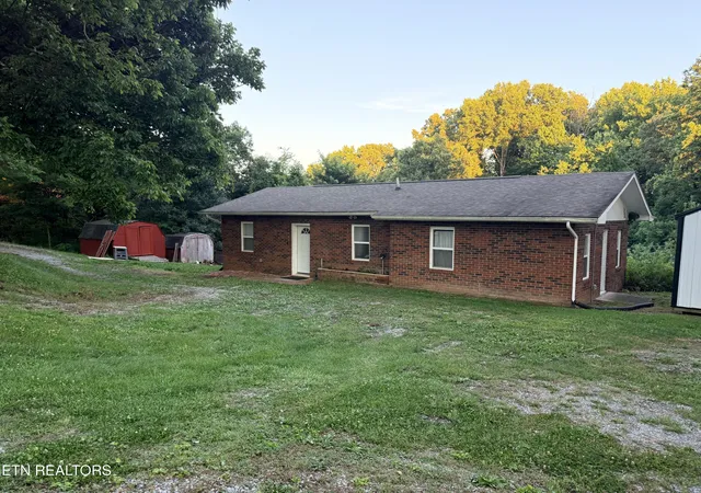 Homes for sale in New Tazewell, TN | 713 Robin Dr, New Tazewell, TN 37825 | MLS# 1345783