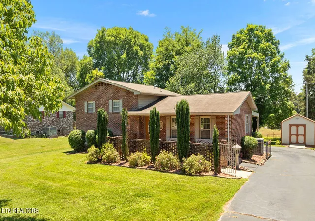 Homes for sale in Lenoir City, TN | 2404 Calloway Cir, Lenoir City, TN 37772 | MLS# 1345093