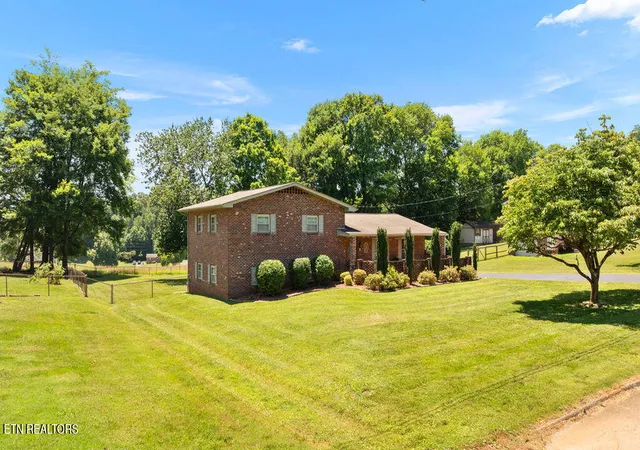 Homes for sale in Lenoir City, TN | 2404 Calloway Cir, Lenoir City, TN 37772 | MLS# 1345093