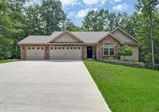 Homes for sale in Crossville, TN | 23 Dove Cote Ter, Crossville, TN 38558 | MLS# 1345069