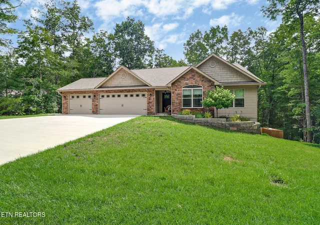 Homes for sale in Crossville, TN | 23 Dove Cote Ter, Crossville, TN 38558 | MLS# 1345069