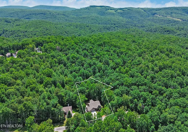 Photo 3 of Single family home for sale at 23 Dove Cote Ter, Crossville, TN 38558 | MLS# 1345069 | Listing updated on 2026-10-09