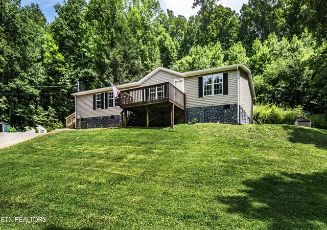 Photo 3 of Single family home for sale at 7880 Hickory Nut Way, Maryville, TN 37801 | MLS# 1345210 | Listing updated on 2026-08-27