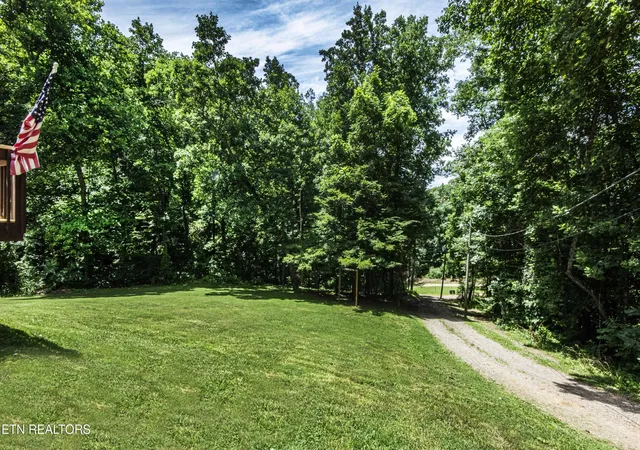 Photo 4 of Single family home for sale at 7880 Hickory Nut Way, Maryville, TN 37801 | MLS# 1345210 | Listing updated on 2026-08-27