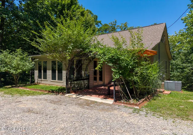 1st image of 1042 Old Oliver Rd, Walland, TN 37886 | MLS# 1345538
