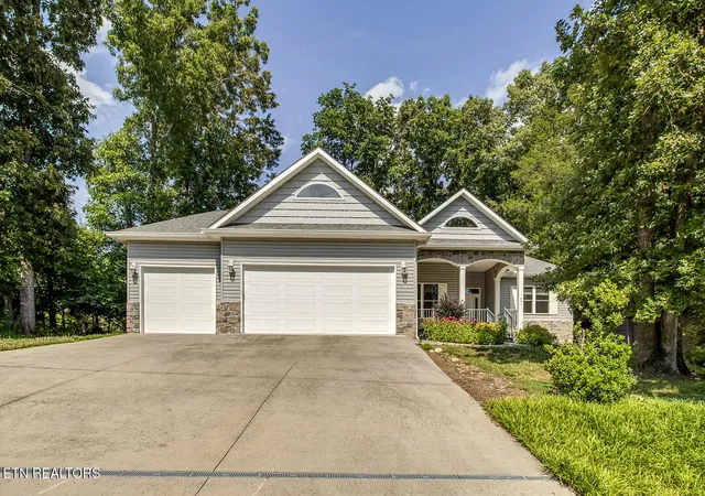 Homes for sale in Loudon, TN | 401 Tanasi Wy, Loudon, TN 37774 | MLS# 1347266