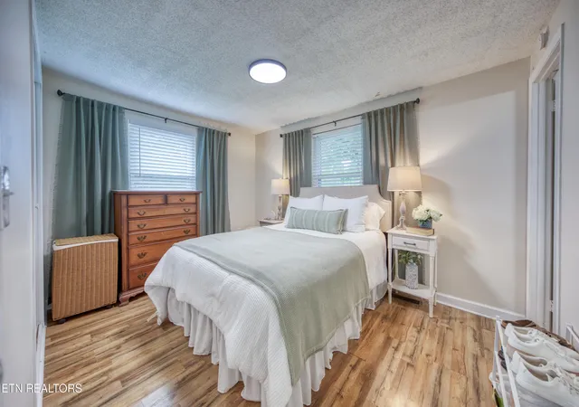 Photo 3 of Single family home for sale at 425 W Frd Valley Rd, Knoxville, TN 37920 | MLS# 1345479 | Listing updated on 2026-09-10