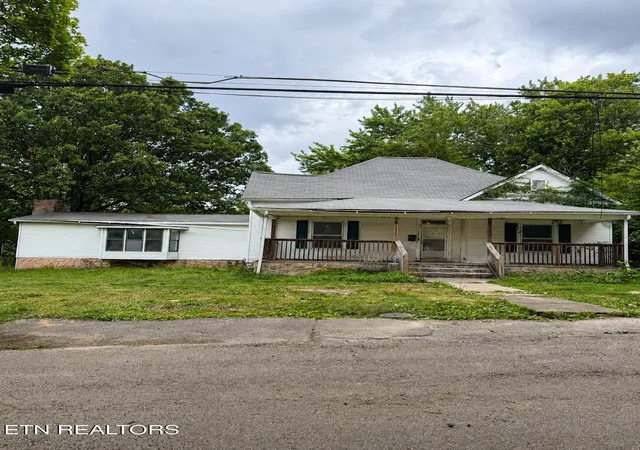Homes for sale in Knoxville, TN | 717 Banks Ave, Knoxville, TN 37917 | MLS# 1345486