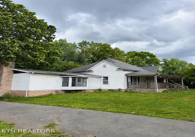 Homes for sale in Knoxville, TN | 717 Banks Ave, Knoxville, TN 37917 | MLS# 1345486