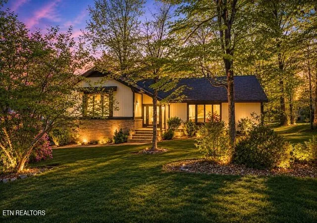 Photo 1 of Single family home for sale at 12 Ridge Crst Cir, Crossville, TN 38558 | MLS# 1345548 | Listing updated on 2026-09-21