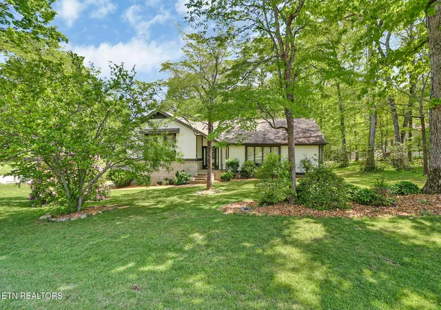 Photo 2 of Single family home for sale at 12 Ridge Crst Cir, Crossville, TN 38558 | MLS# 1345548 | Listing updated on 2026-09-21
