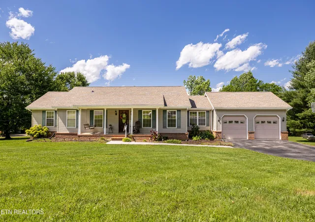 Homes for sale in Lenoir City, TN | 178 Scenic Hill Ln, Lenoir City, TN 37771 | MLS# 1345124