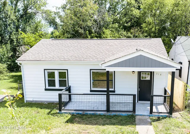 Homes for sale in Knoxville, TN | 314 Ben Hur Ave, Knoxville, TN 37915 | MLS# 1345386