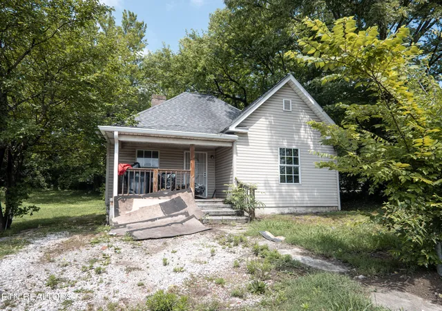 Homes for sale in Knoxville, TN | 1223 Texas Ave, Knoxville, TN 37921 | MLS# 1345334