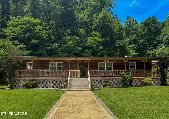 Homes for sale in Cosby, TN | 975 Keener Rd, Cosby, TN 37722 | MLS# 1346183