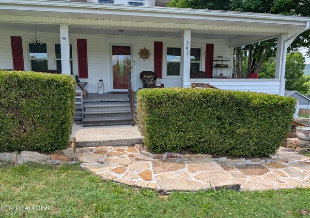 Homes for sale in Rockwood, TN | 307 S Ridge Ave, Rockwood, TN 37854 | MLS# 1345455