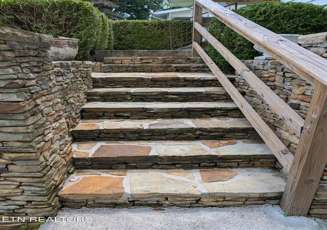 3rd image of 307 S Ridge Ave, Rockwood, TN 37854 | MLS# 1345455