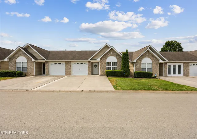 Photo 3 of Sale Pending at 611 High Point Way, Knoxville, TN 37912 | MLS# 1345453 | Listing updated on 2026-09-13