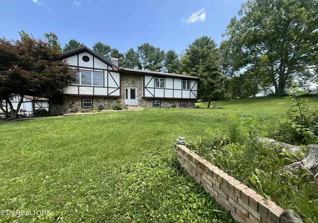 3rd image of 351 Reed Patch Rd, Jonesville, VA 24263 | MLS# 1345157