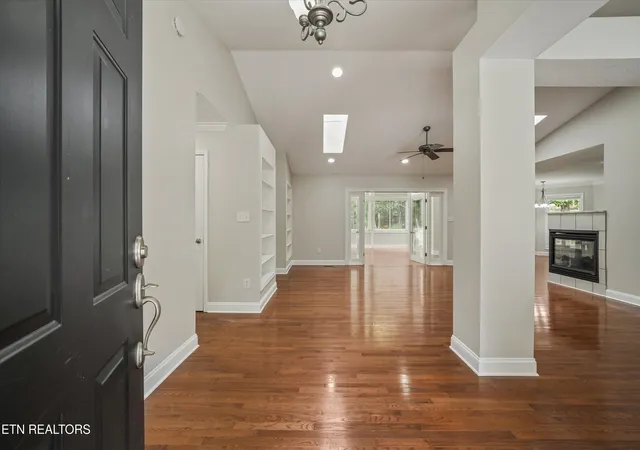 Photo 3 of Sale Pending at 304 Uhdali Pl, Loudon, TN 37774 | MLS# 1345178 | Listing updated on 2026-07-16