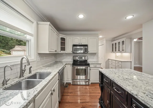 Photo 3 of Sale Pending at 304 Uhdali Pl, Loudon, TN 37774 | MLS# 1345178 | Listing updated on 2026-07-16