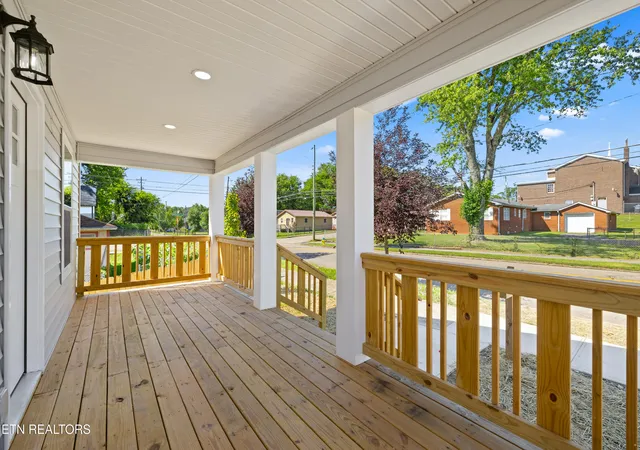 Homes for sale in Knoxville, TN | 3004 Johnston St, Knoxville, TN 37921 | MLS# 1345258