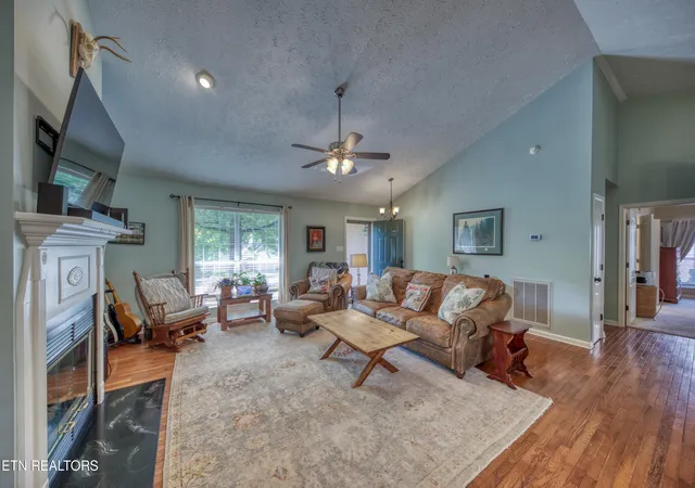 Photo 2 of Sale Pending at 3225 Great Meadows Dr, Knoxville, TN 37920 | MLS# 1345904 | Listing updated on 2026-08-25