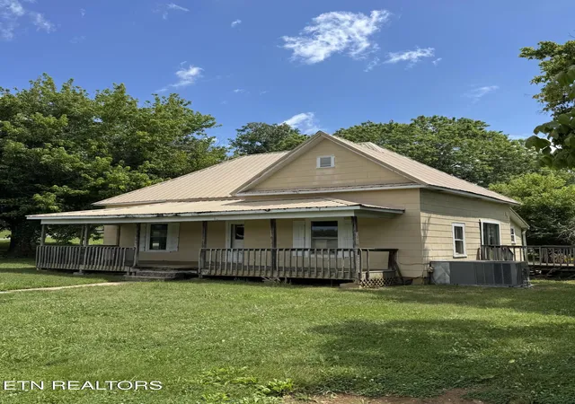 Photo 1 of Single family home for sale at 6918 Beeler Rd, Knoxville, TN 37918 | MLS# 1345268 | Listing updated on 2026-09-03