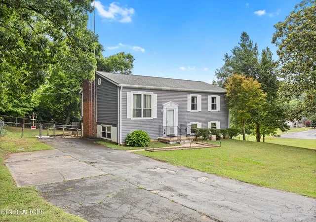 Homes for sale in Knoxville, TN | 5301 Fontaine Rd, Knoxville, TN 37920 | MLS# 1345475