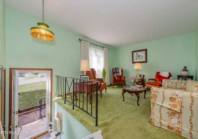 Homes for sale in Knoxville, TN | 5301 Fontaine Rd, Knoxville, TN 37920 | MLS# 1345475