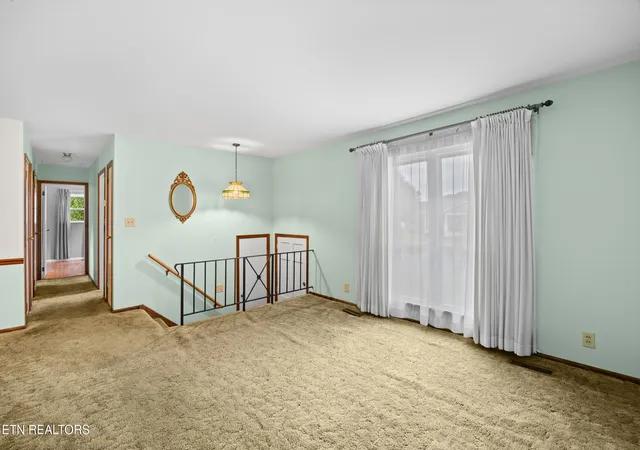 Homes for sale in Knoxville, TN | 5301 Fontaine Rd, Knoxville, TN 37920 | MLS# 1345475