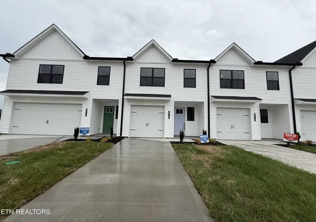 Homes for sale in Knoxville, TN | 8718 Chapman Trace Wy, Knoxville, TN 37920 | MLS# 1346374