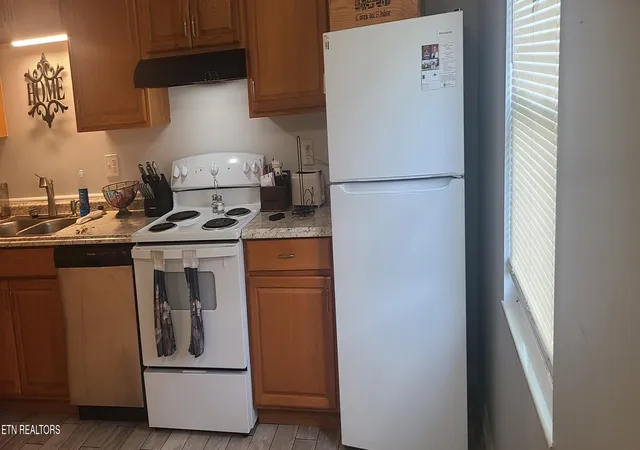 Photo 1 of Single family home for sale at 101 Stone Tree Dr, Maryville, TN 37801 | MLS# 1345283 | Listing updated on 2026-09-25