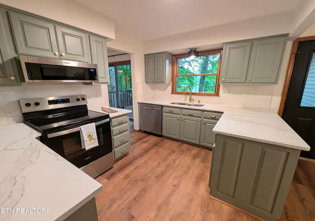 2nd image of 265 Lakewood Dr, Crossville, TN 38558 | MLS# 1345320