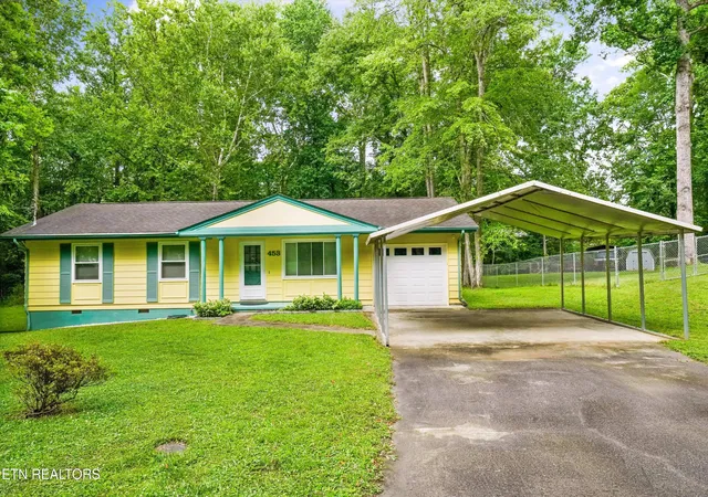 Homes for sale in Oliver Springs, TN | 453 Oliver Dr, Oliver Springs, TN 37840 | MLS# 1345302
