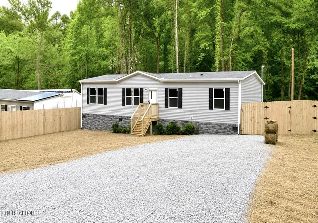 Homes for sale in Oliver Springs, TN | 687 Hen Valley Rd, Oliver Springs, TN 37840 | MLS# 1345300