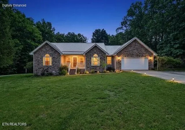 Homes for sale in Grimsley, TN | 360 Swallows Crossing, Grimsley, TN 38565 | MLS# 1345382