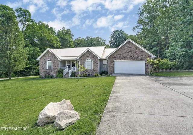 Homes for sale in Grimsley, TN | 360 Swallows Crossing, Grimsley, TN 38565 | MLS# 1345382