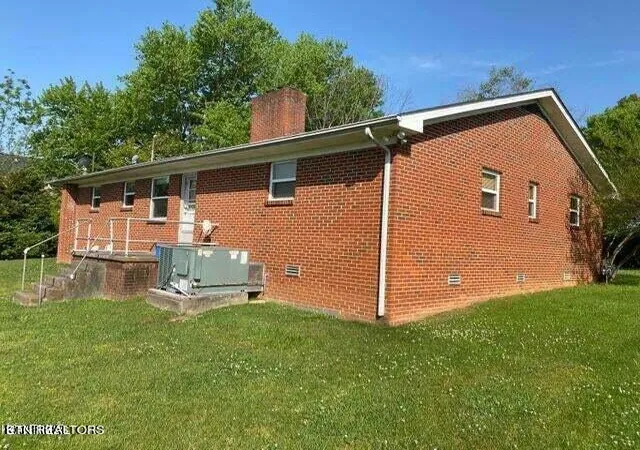 Photo 3 of Sale Pending at 2676 Sevierville Rd, Maryville, TN 37804 | MLS# 1345565 | Listing updated on 2026-08-30