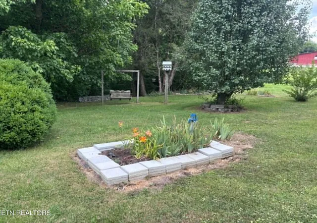 33rd image of 1567 Little Sycamore Rd, Tazewell, TN 37879 | MLS# 1345384