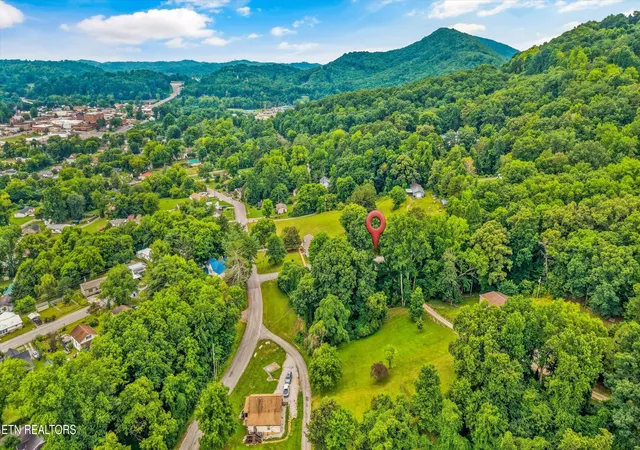 Homes for sale in Harriman, TN | 108 Ridgewood Rd, Harriman, TN 37748 | MLS# 1345323