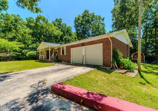 Homes for sale in Crossville, TN | 860 Mimosa Ln, Crossville, TN 38572 | MLS# 1346912